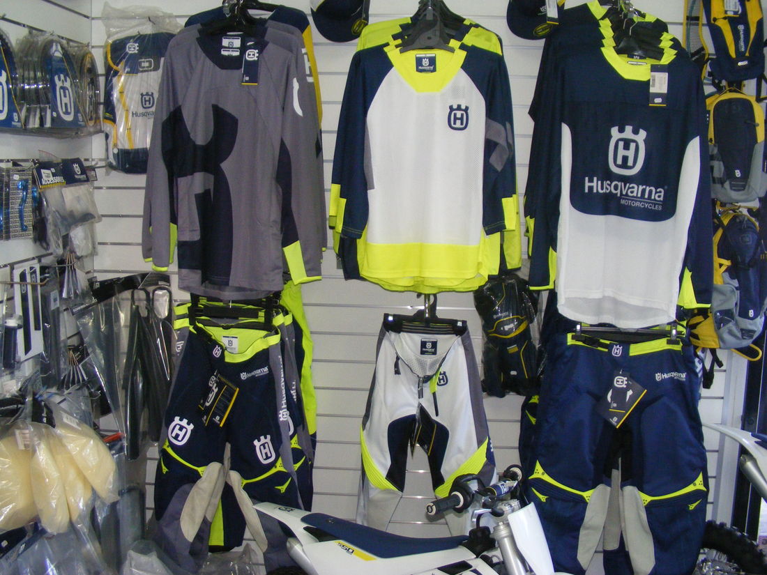 husqvarna motocross boots